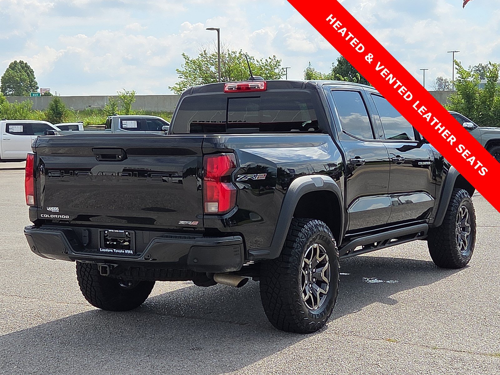 Used 2024 Chevrolet Colorado ZR2 w/ ZR2 Convenience Package III AWD/4WD image 5