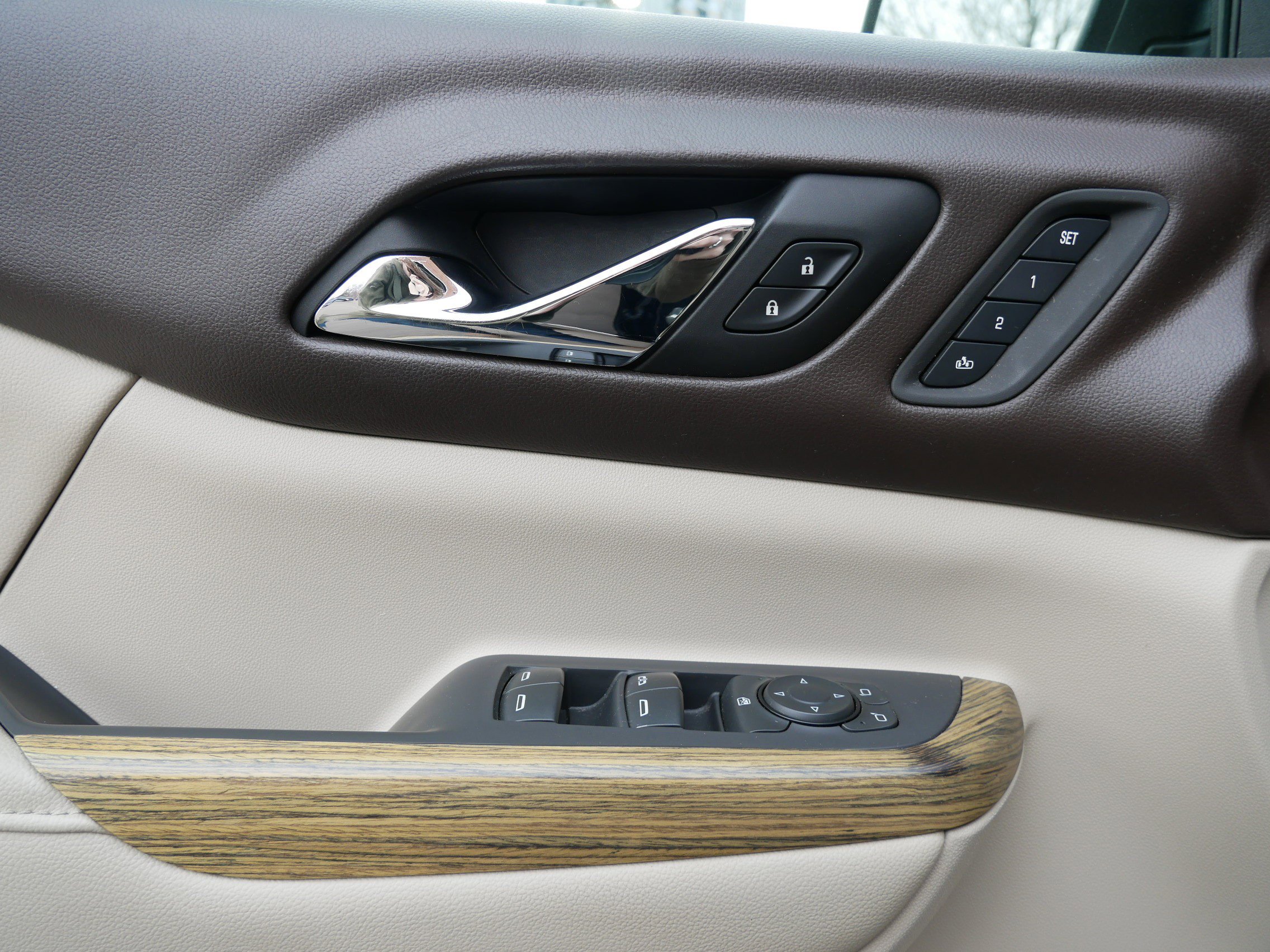 Used 2017 GMC Acadia Denali w/ Technology Package image 9