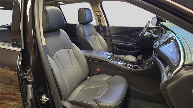 Used 2017 Buick Envision Essence image 12