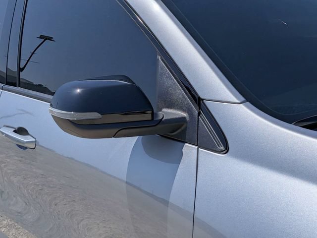 Used 2025 Chevrolet Traverse LT w/ Midnight/Sport Edition FWD image 10