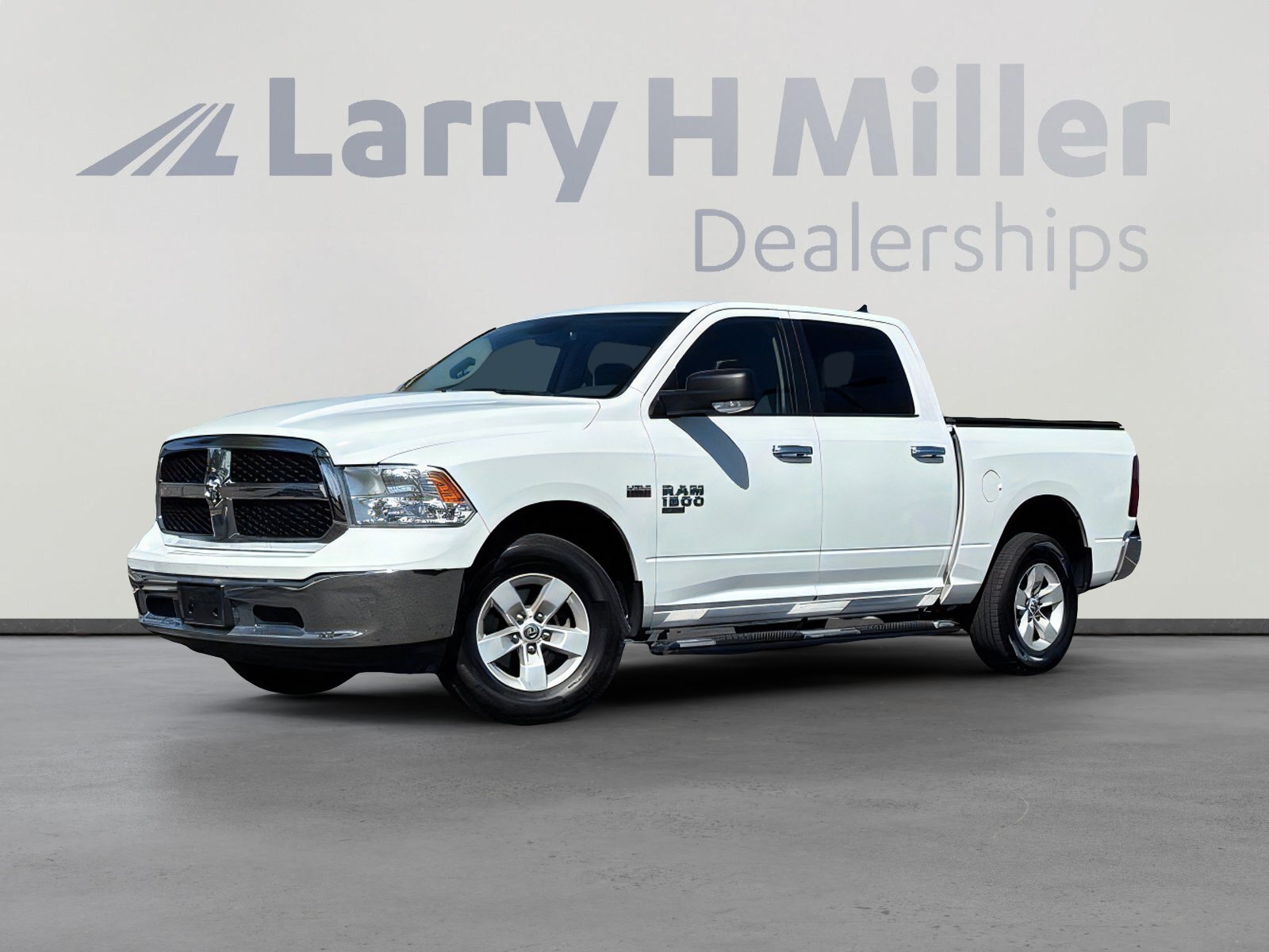 Used 2019 RAM 1500 Classic SLT w/ Luxury Group AWD/4WD image 1