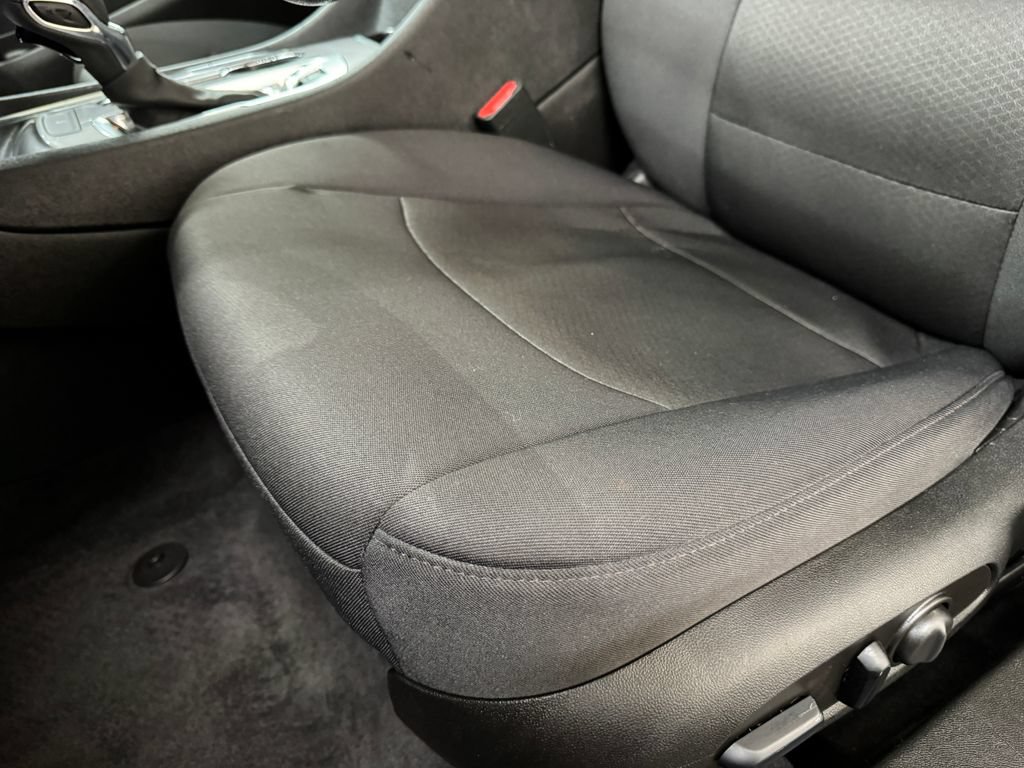 Used 2023 Chevrolet Malibu LT FWD image 16