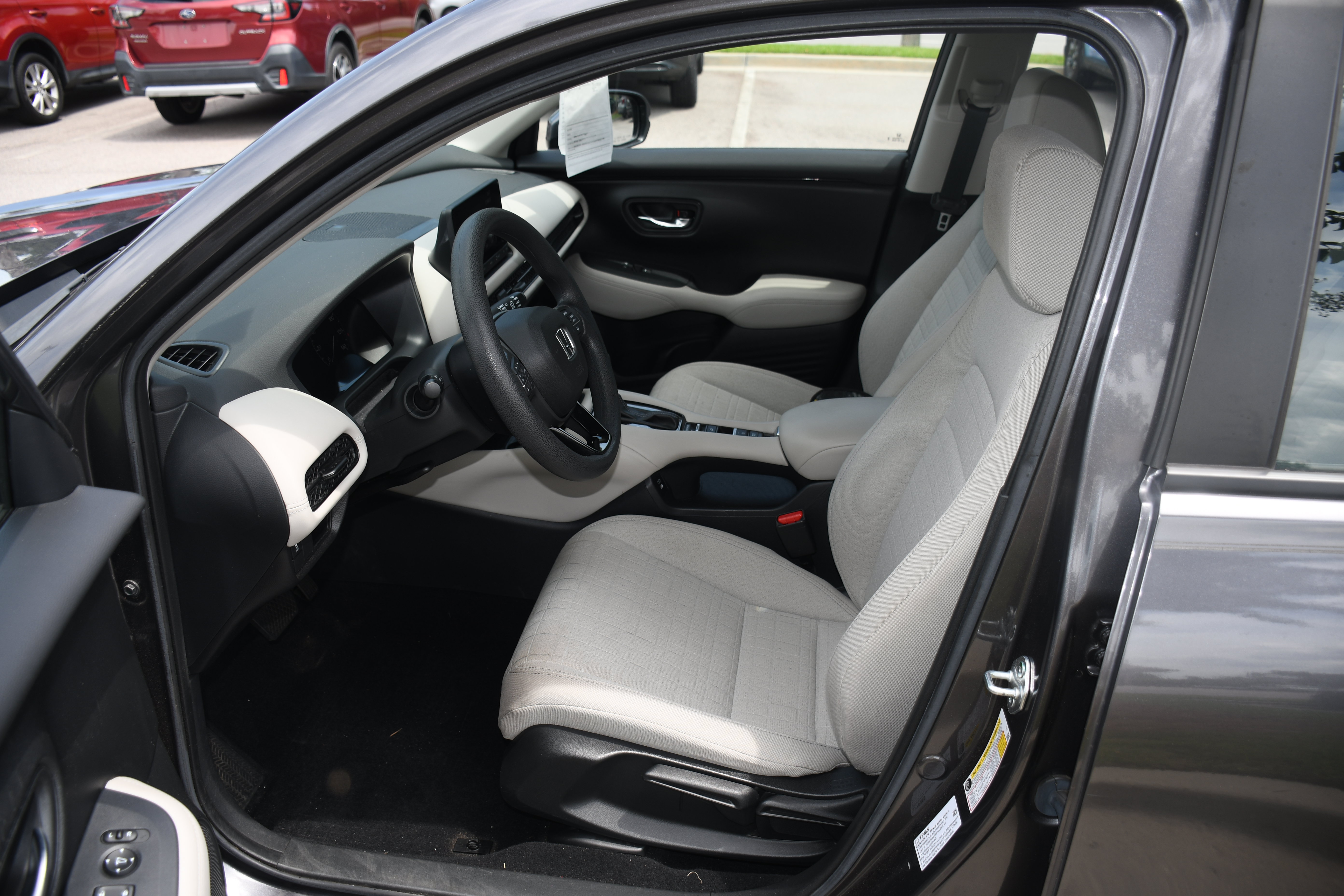 Used 2024 Honda HR-V LX image 7
