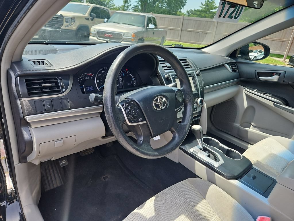 Used 2012 Toyota Camry LE FWD image 19