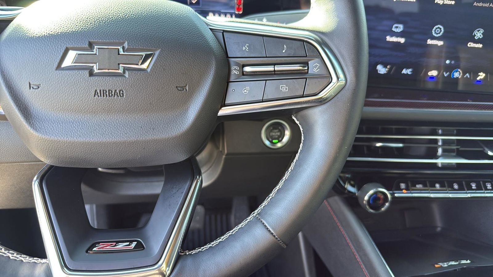 Used 2025 Chevrolet Traverse Z71 w/ Driver Confidence Package image 16