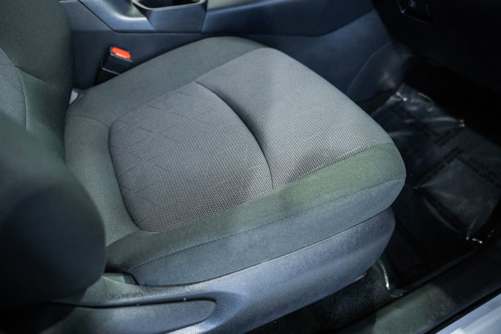 Used 2025 Toyota RAV4 XLE image 29