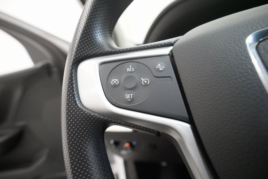 Used 2023 GMC Terrain SLE w/ Driver Convenience Package image 17