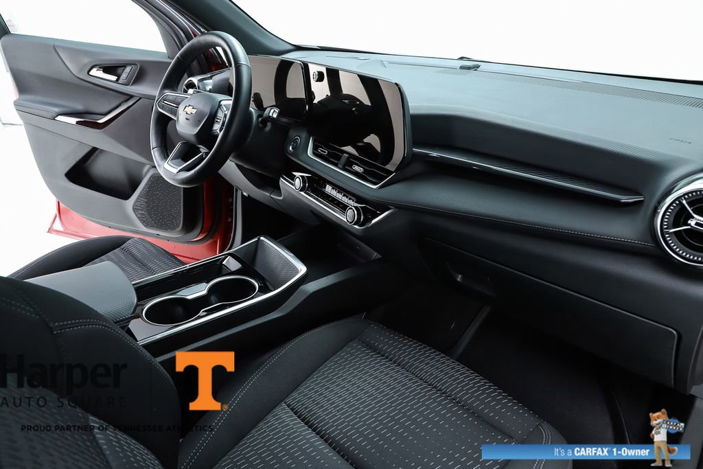 Used 2025 Chevrolet Equinox LT image 32