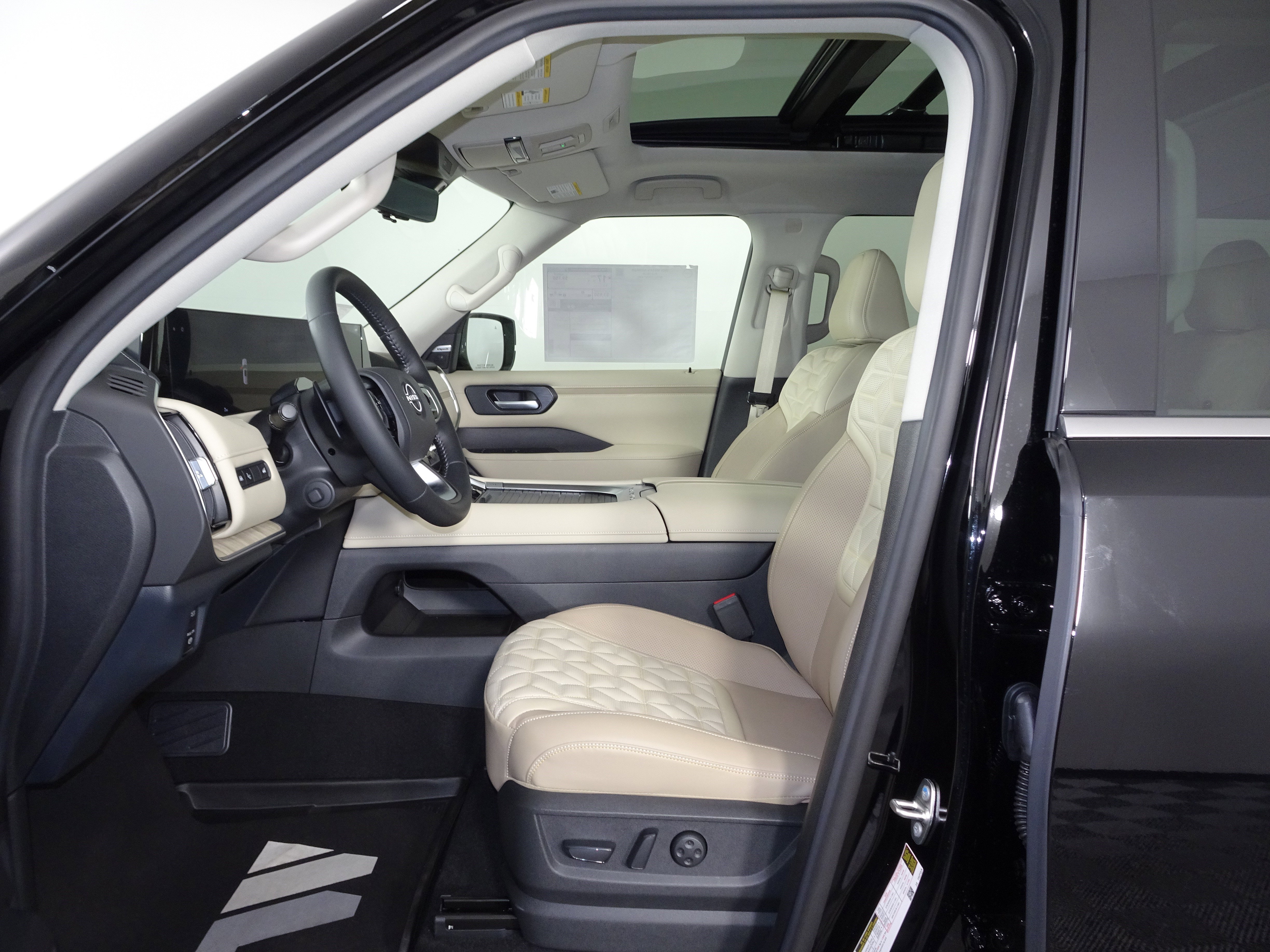 New 2026 Nissan Armada Platinum image 4