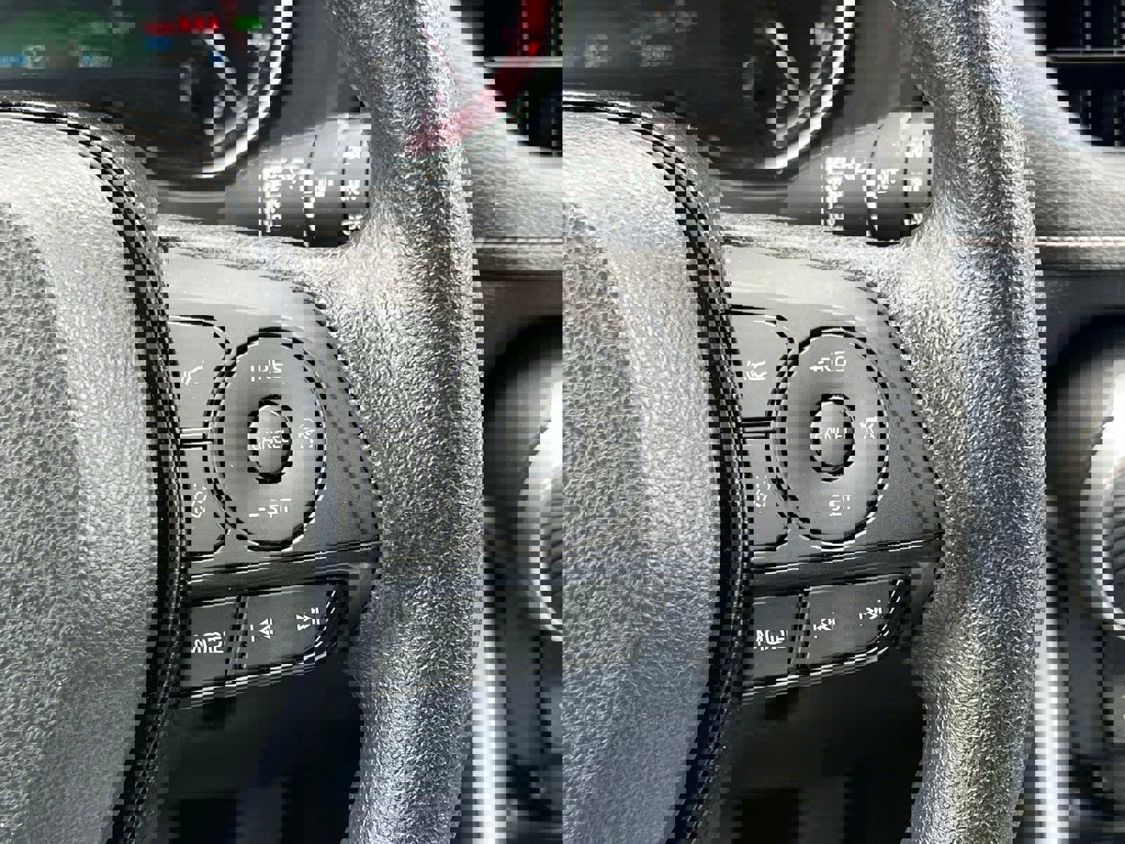 Used 2025 Toyota RAV4 XLE image 27