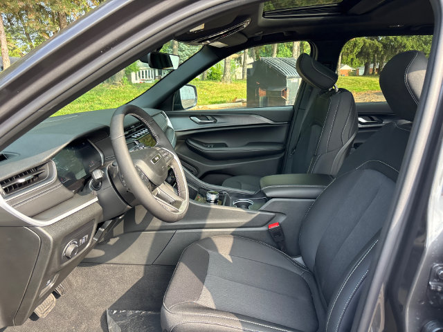 New 2026 Jeep Grand Cherokee Laredo X AWD/4WD image 6