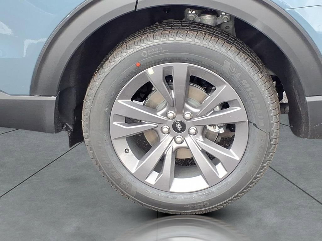 New 2026 Ford Explorer Active image 4