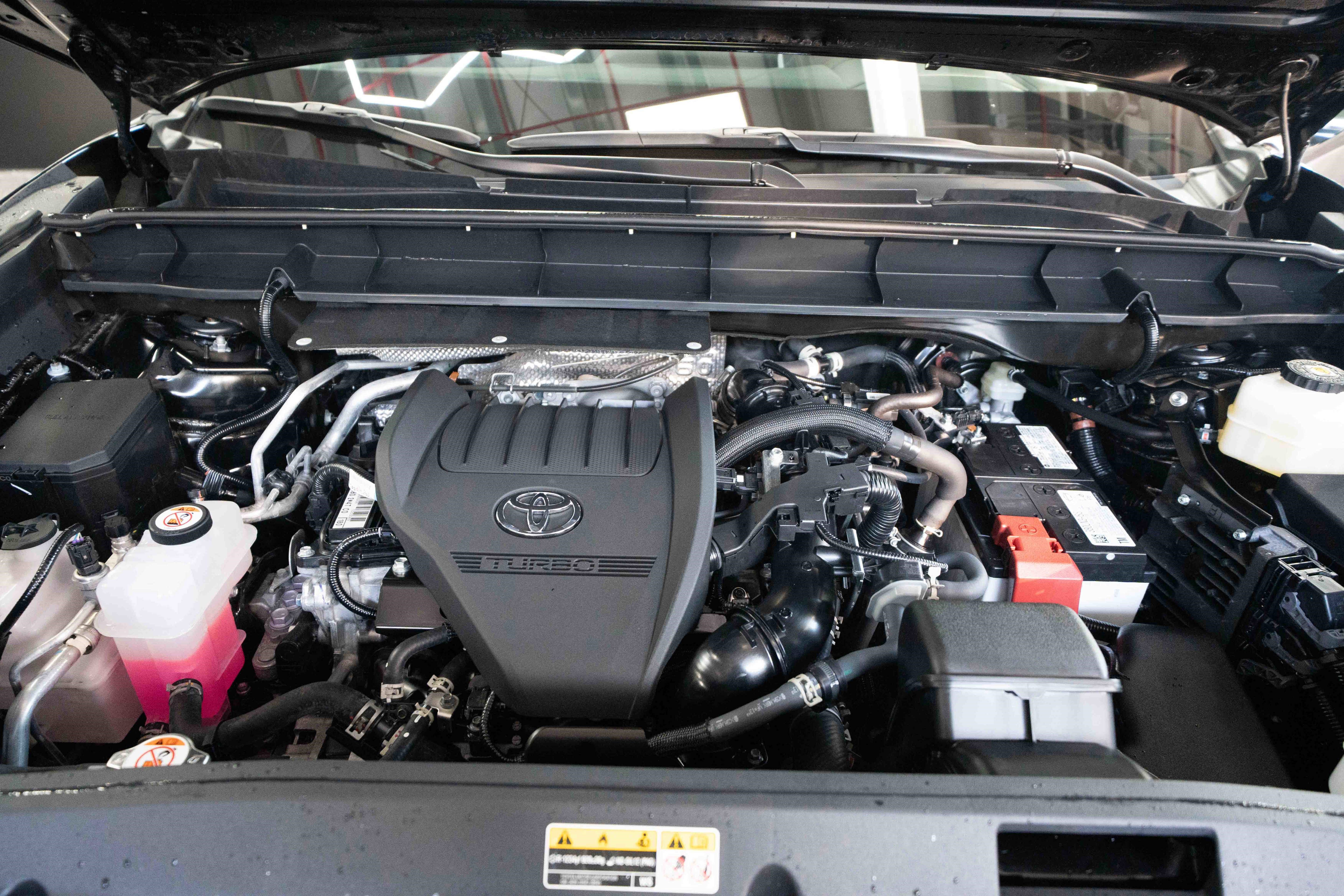 Used 2025 Toyota Highlander XLE image 32