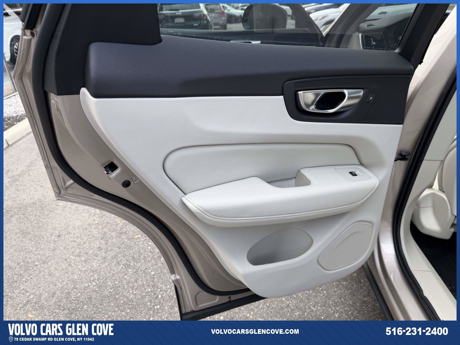 Used 2025 Volvo XC60 T8 Ultra w/ Protection Package Premier AWD/4WD image 19
