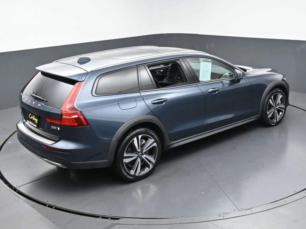 Used 2023 Volvo V60 B5 Cross Country Plus w/ Climate Package image 37