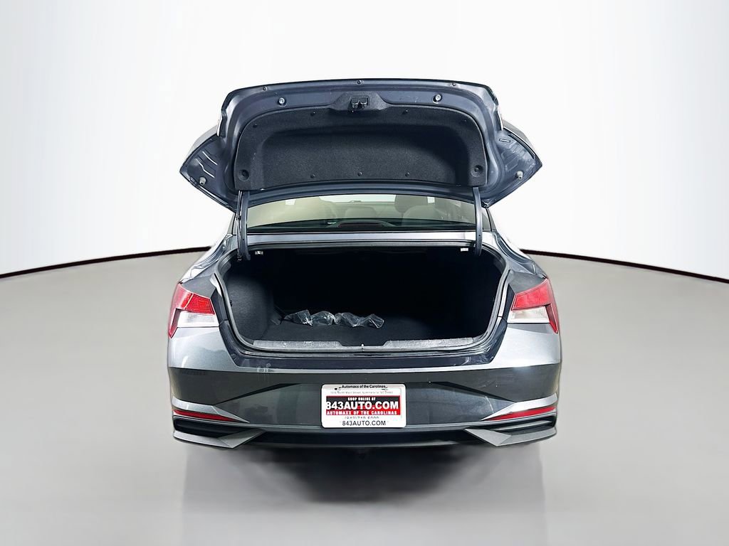 Used 2023 Hyundai Elantra SEL w/ Cargo Package image 33