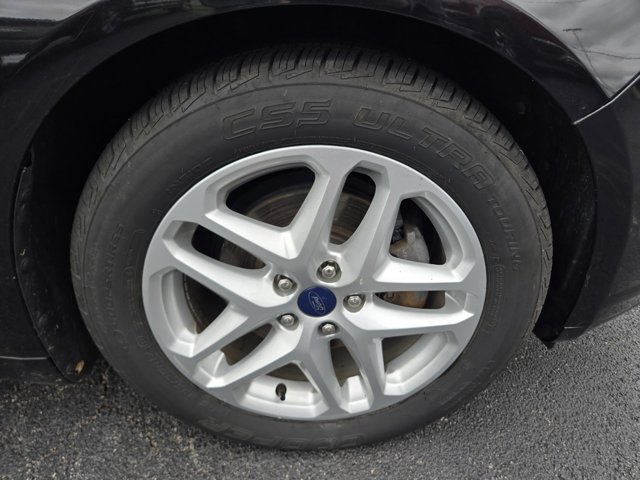 Used 2015 Ford Fusion SE FWD image 40