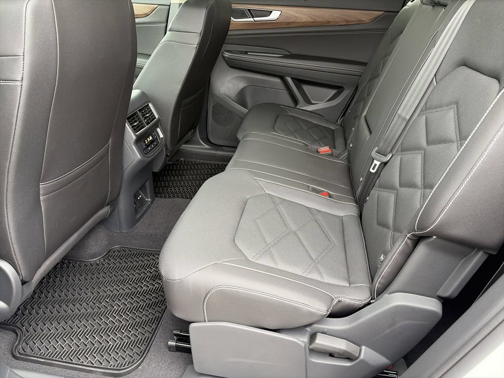 Certified 2026 Volkswagen Atlas SE FWD image 29