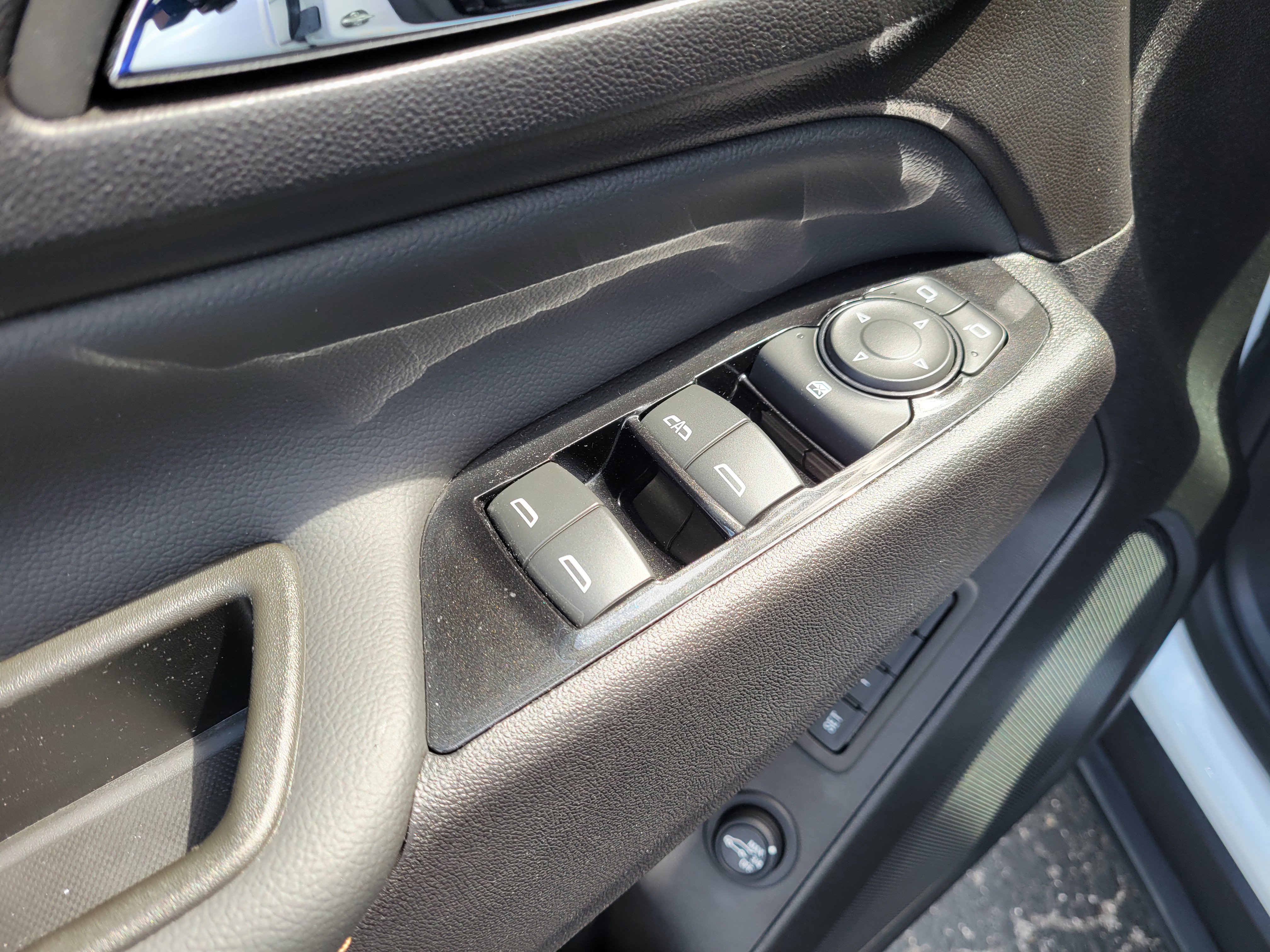 Certified 2024 Chevrolet Equinox Premier w/ LPO, Floor Liner Package FWD image 28