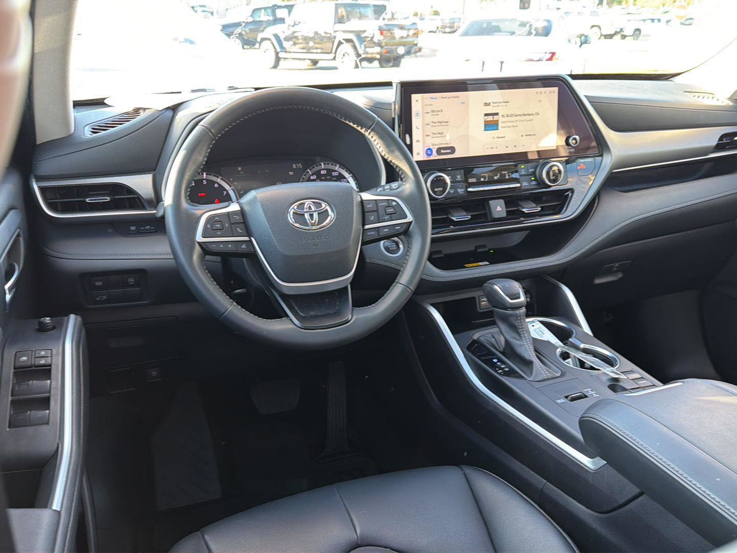 Certified 2024 Toyota Highlander XLE FWD image 19