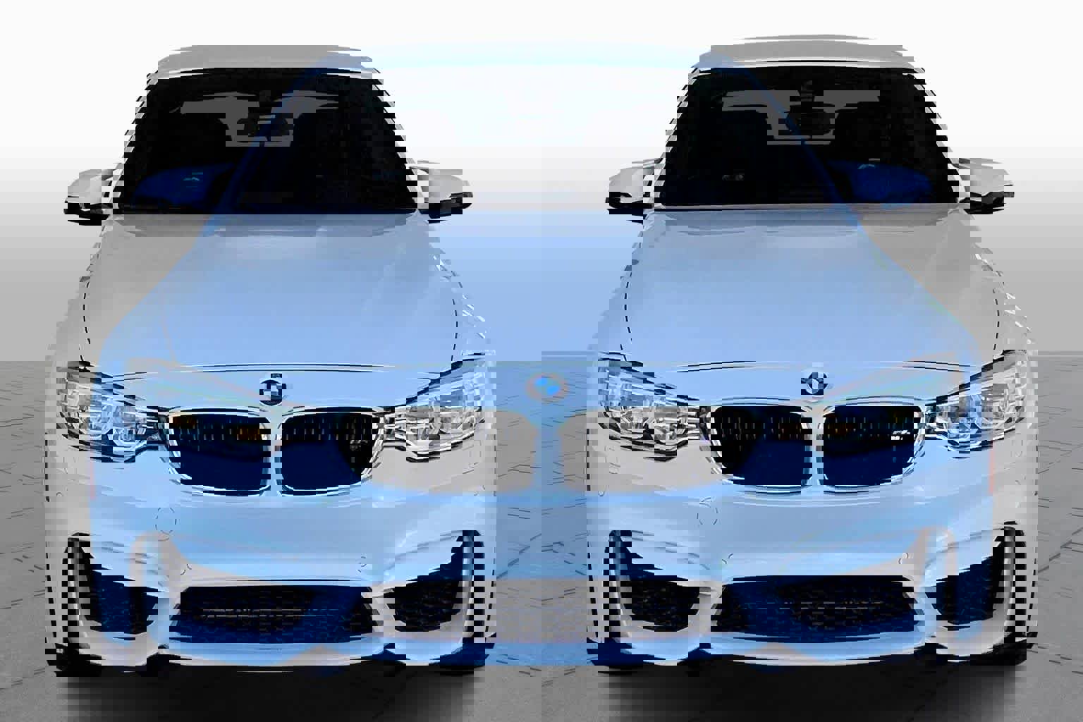 Used 2015 BMW M4 Convertible image 3