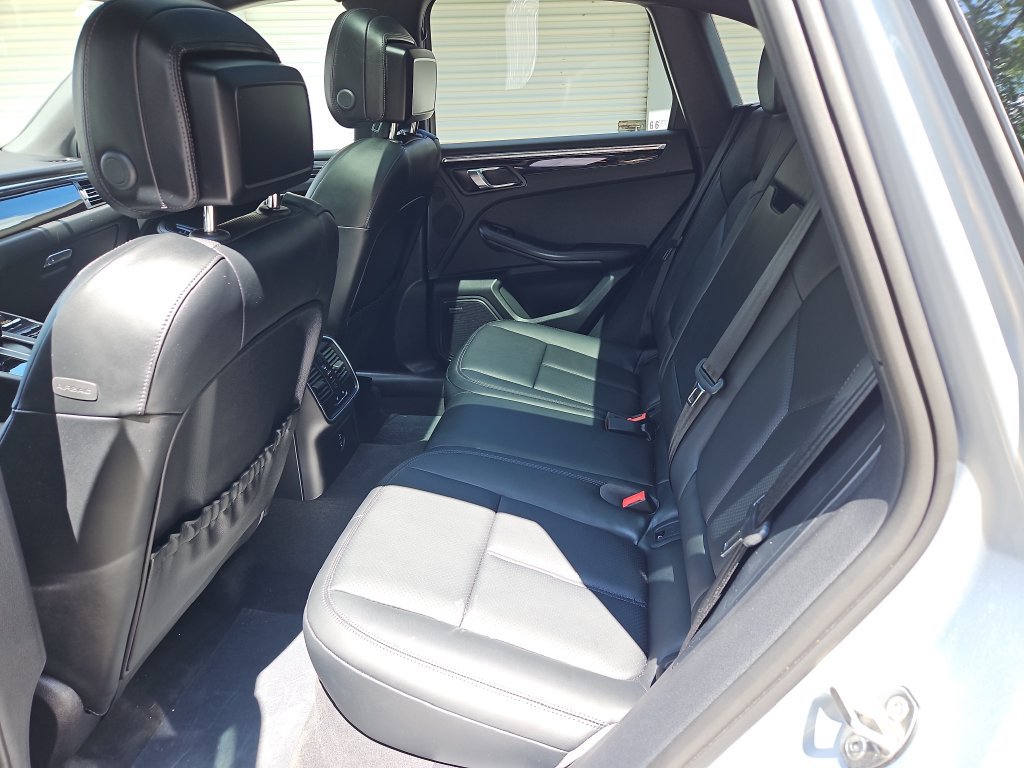 Certified 2026 Porsche Macan AWD/4WD image 38