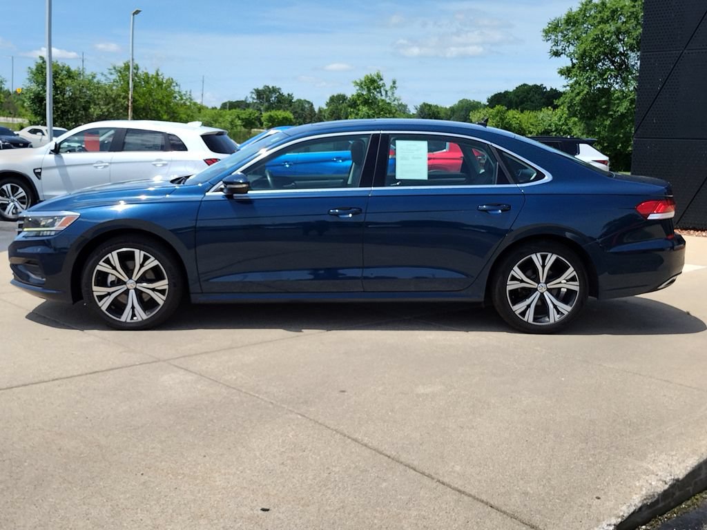 Used 2021 Volkswagen Passat 2.0T SE FWD image 18