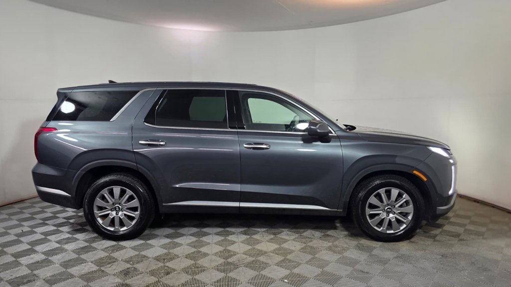 Used 2023 Hyundai Palisade SE image 6