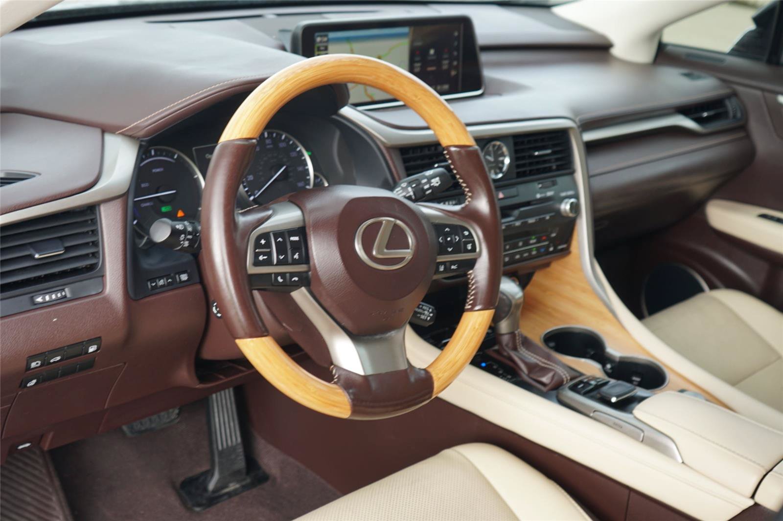Used 2018 Lexus RX 450hL Premium w/ Premium Package AWD/4WD image 9