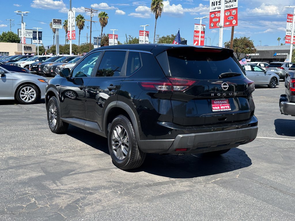 Used 2024 Nissan Rogue S FWD image 4