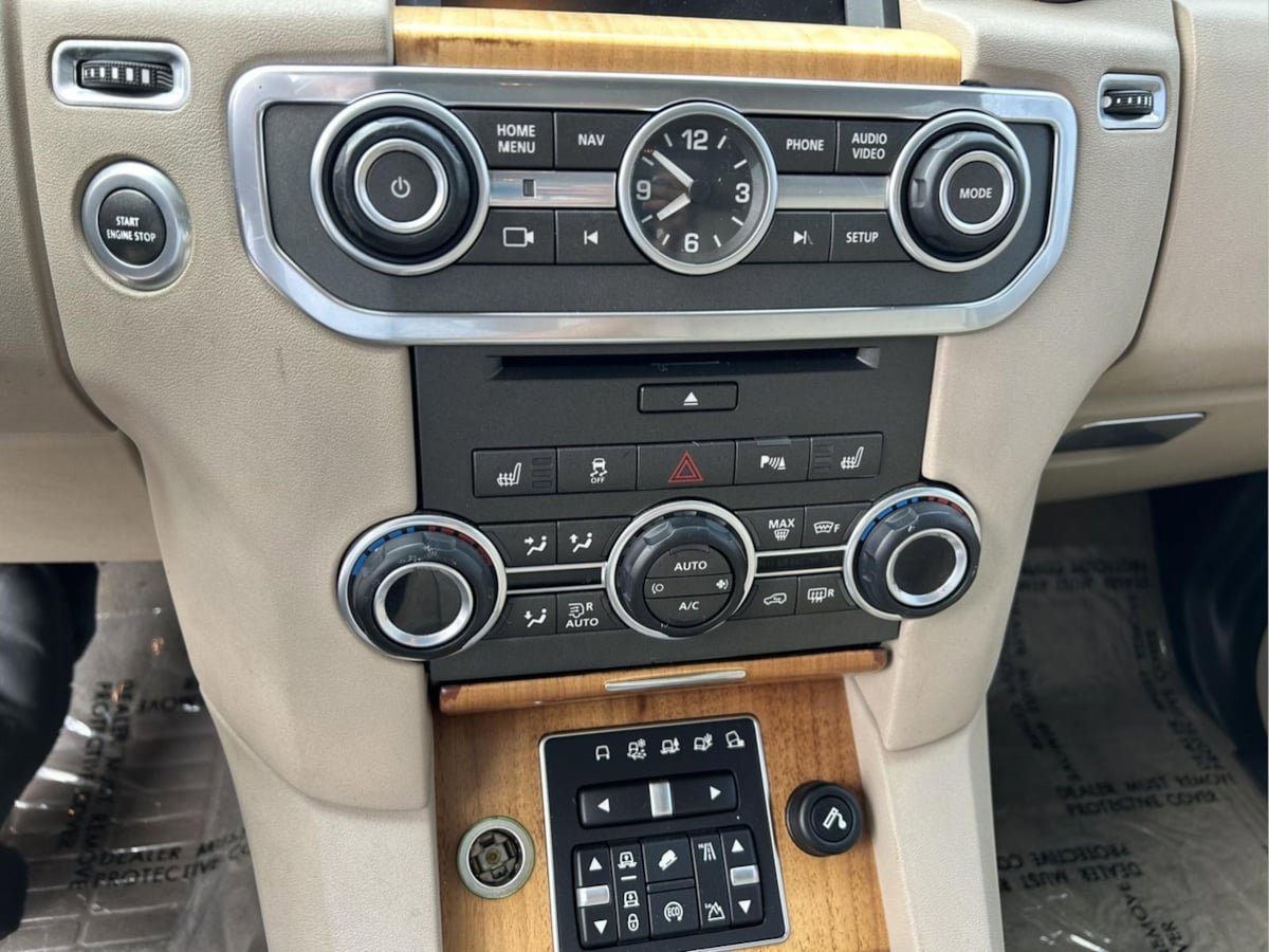 Used 2015 Land Rover LR4 HSE LUX image 23