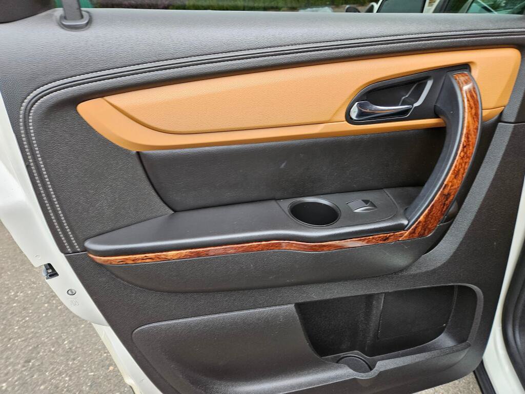 Used 2014 Chevrolet Traverse LTZ AWD/4WD image 16