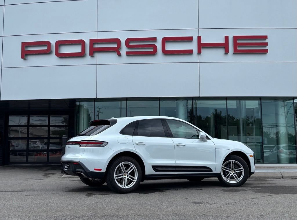Certified 2023 Porsche Macan AWD/4WD image 17