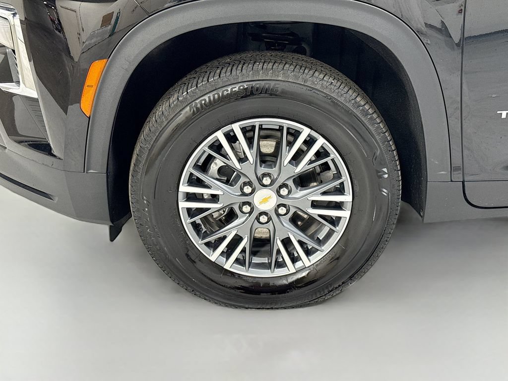 Used 2026 Chevrolet Traverse LT w/ LPO, Floor Liner Package FWD image 33