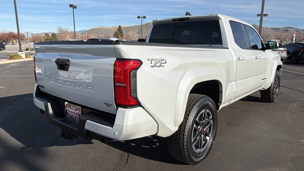 Used 2024 Toyota Tacoma TRD Sport w/ TRD Sport Upgrade Package image 3