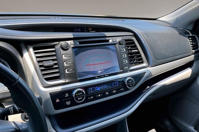 Used 2019 Toyota Highlander XLE FWD image 14