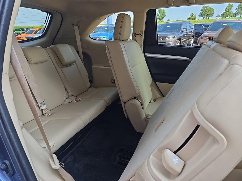 Used 2019 Toyota Highlander XLE FWD image 86