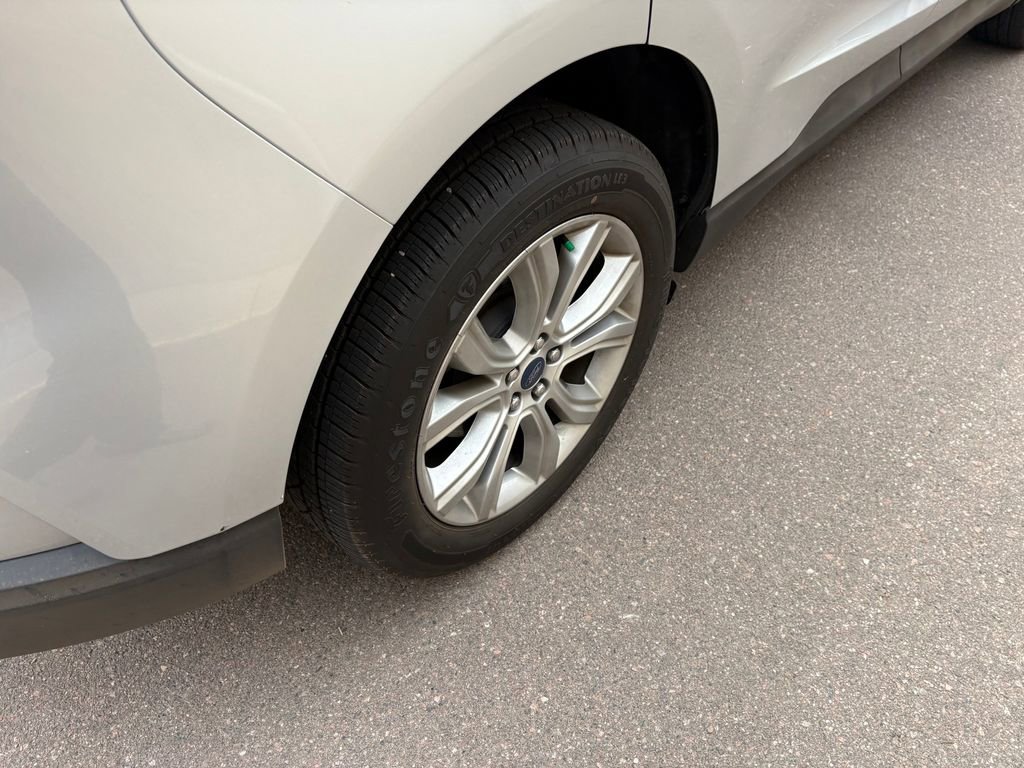 Used 2019 Ford Edge Titanium image 14
