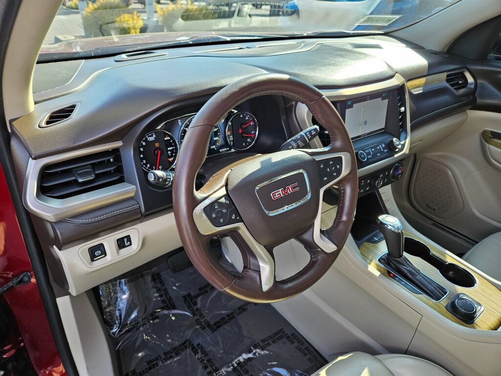 Used 2017 GMC Acadia Denali w/ Technology Package AWD/4WD image 21