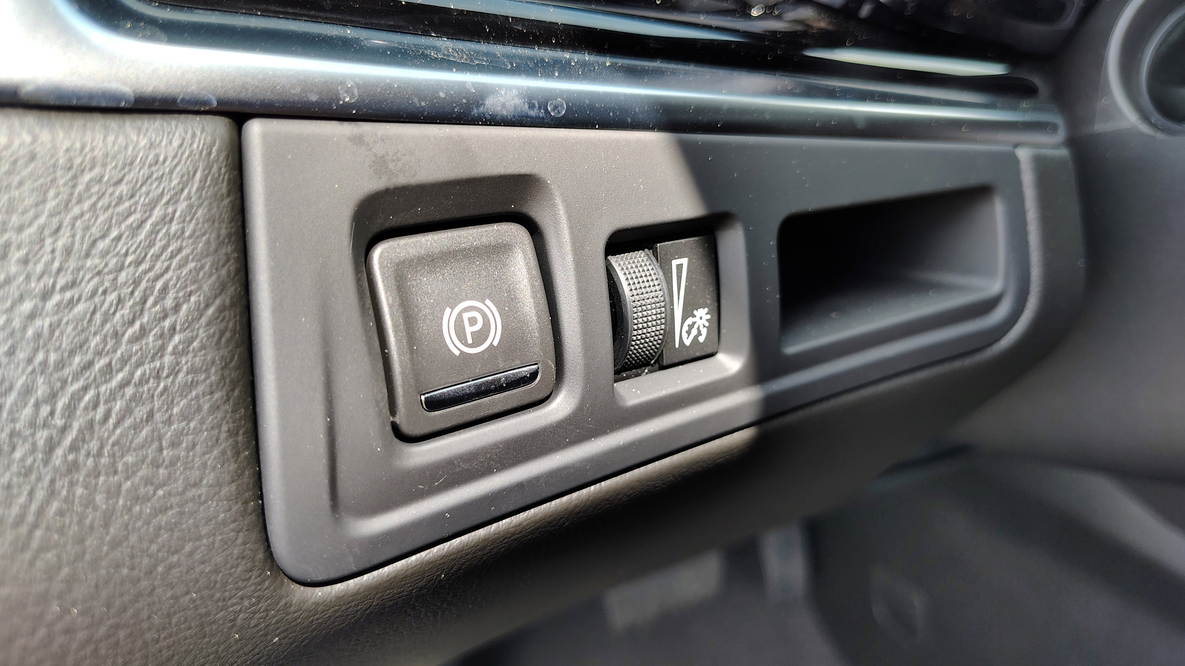 New 2025 Cadillac XT6 Luxury w/ LPO, Premium Carpet Package image 15