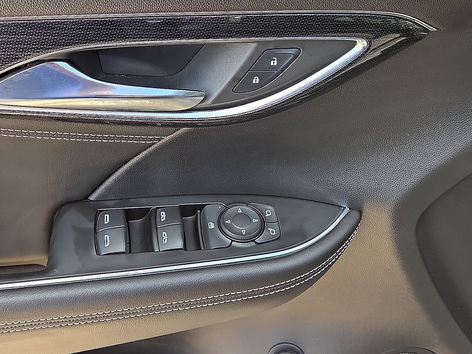Used 2023 Buick Envision Preferred AWD/4WD image 21