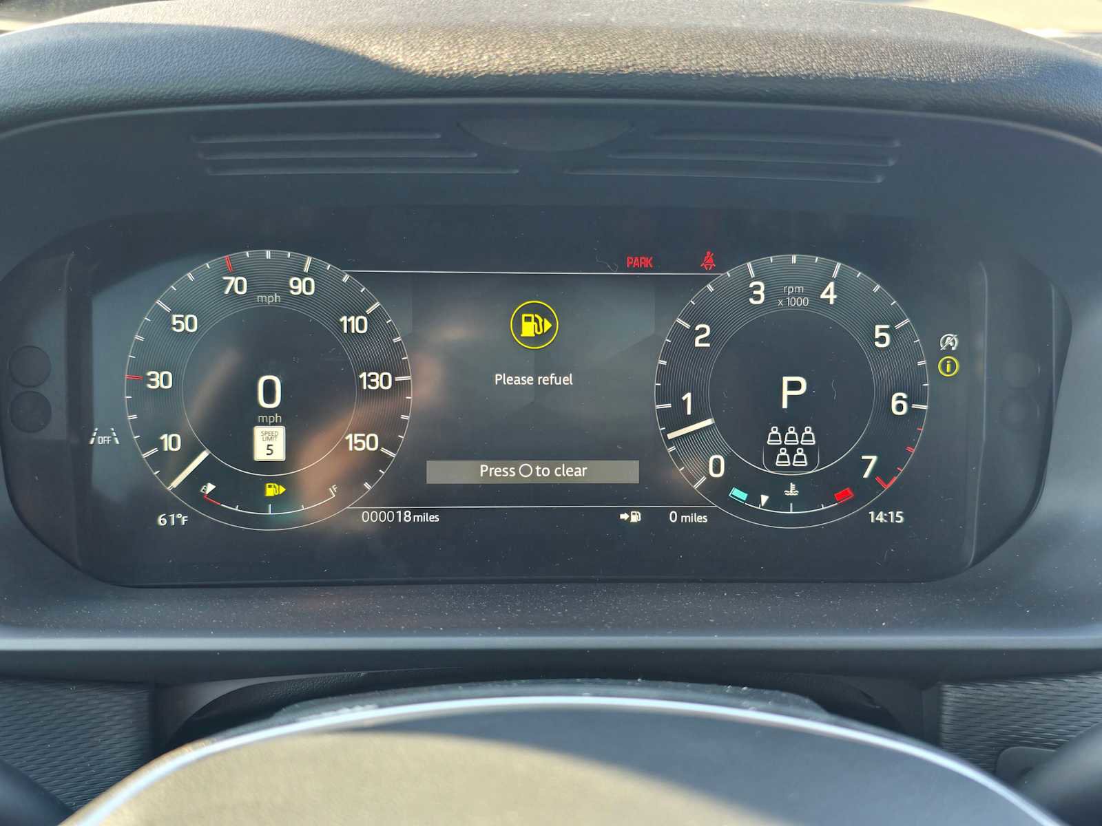 New 2025 Land Rover Discovery Dynamic SE image 25