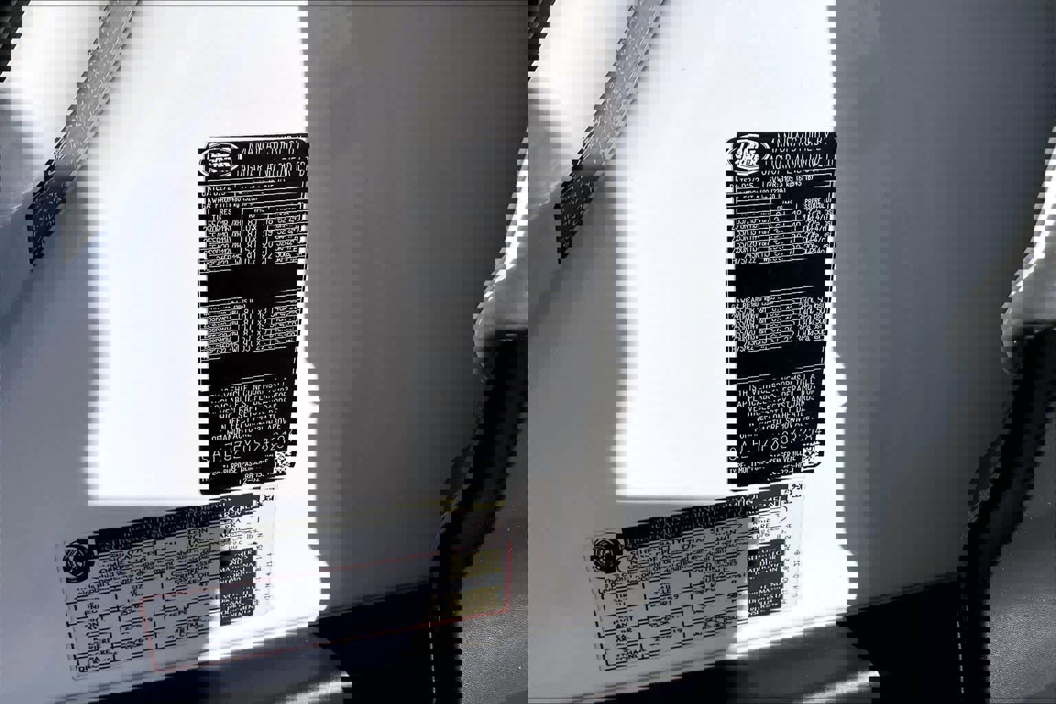 Used 2025 Land Rover Defender 110 S image 33