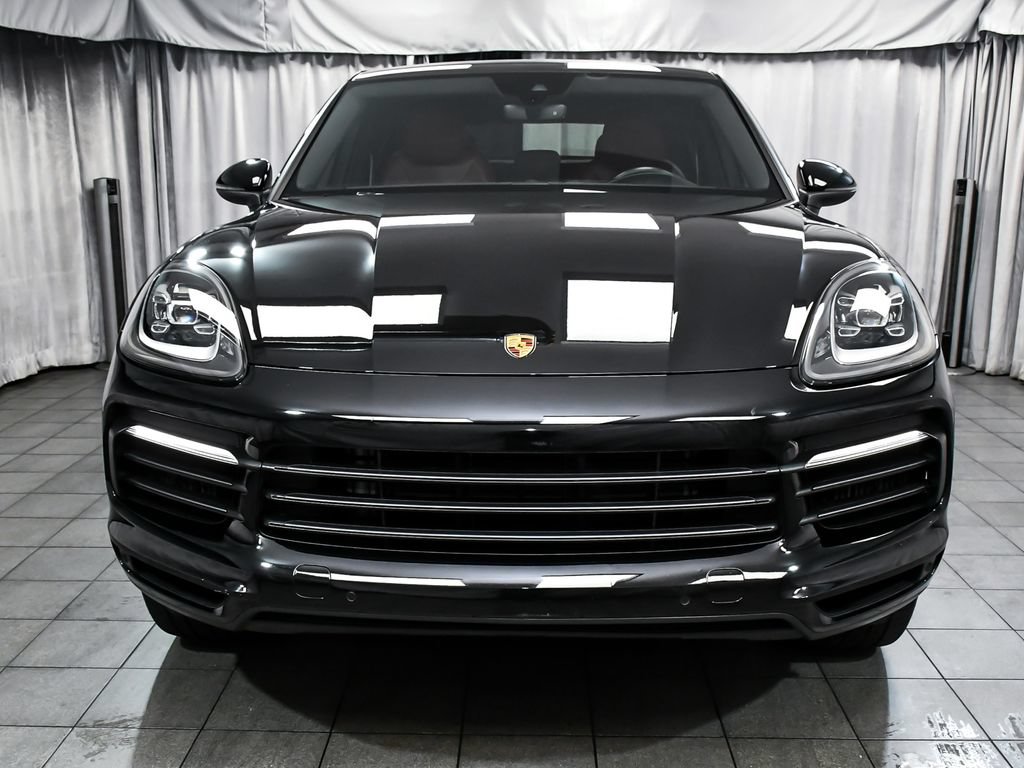 Used 2023 Porsche Cayenne Platinum Edition AWD/4WD image 2