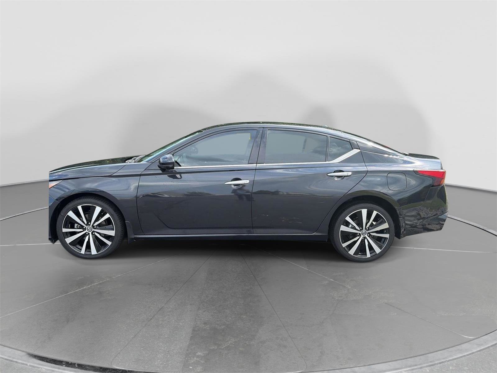 Used 2021 Nissan Altima 2.5 Platinum AWD/4WD image 2