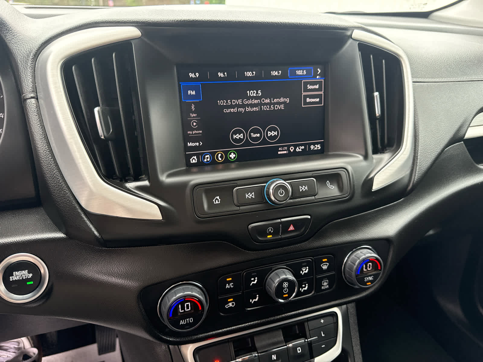 Used 2023 GMC Terrain SLE w/ Driver Convenience Package image 19