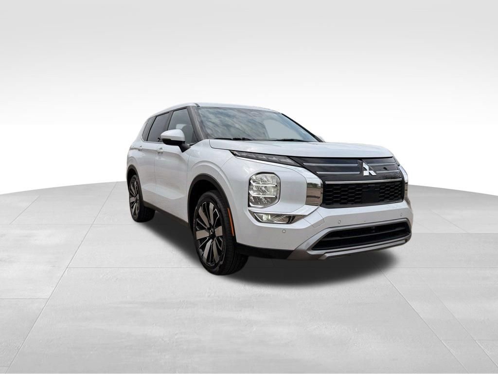 Used 2025 Mitsubishi Outlander SE FWD image 10