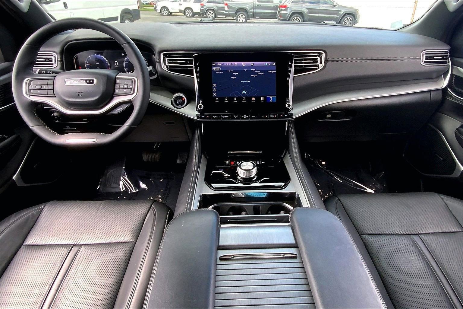 Certified 2024 Jeep Wagoneer Series II AWD/4WD image 15