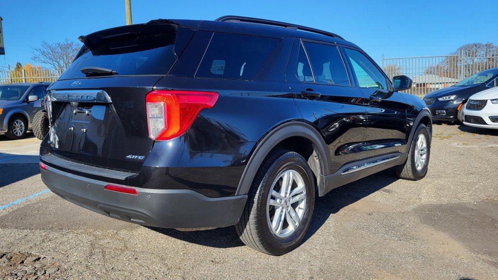 Used 2022 Ford Explorer XLT image 9