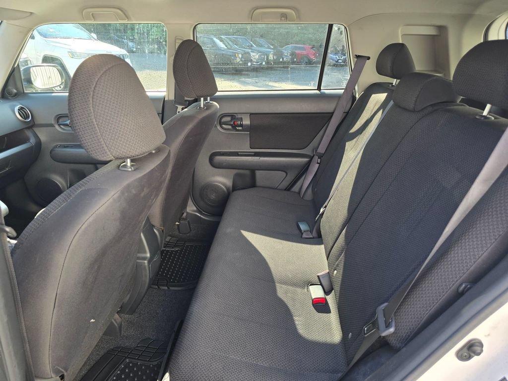 Used 2010 Scion xB FWD image 10